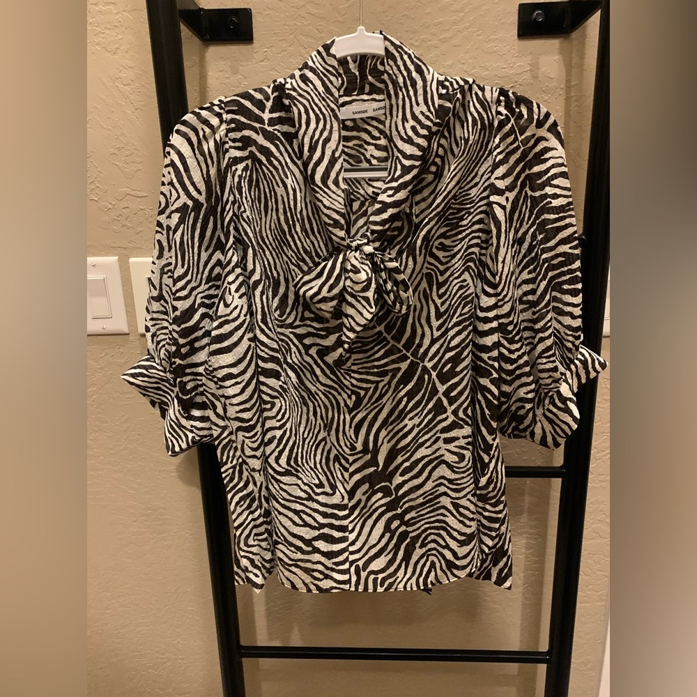 Like new! Samsoe & Samsoe Dorothe Zebra Print Tie Neck Blouse - Size Small
